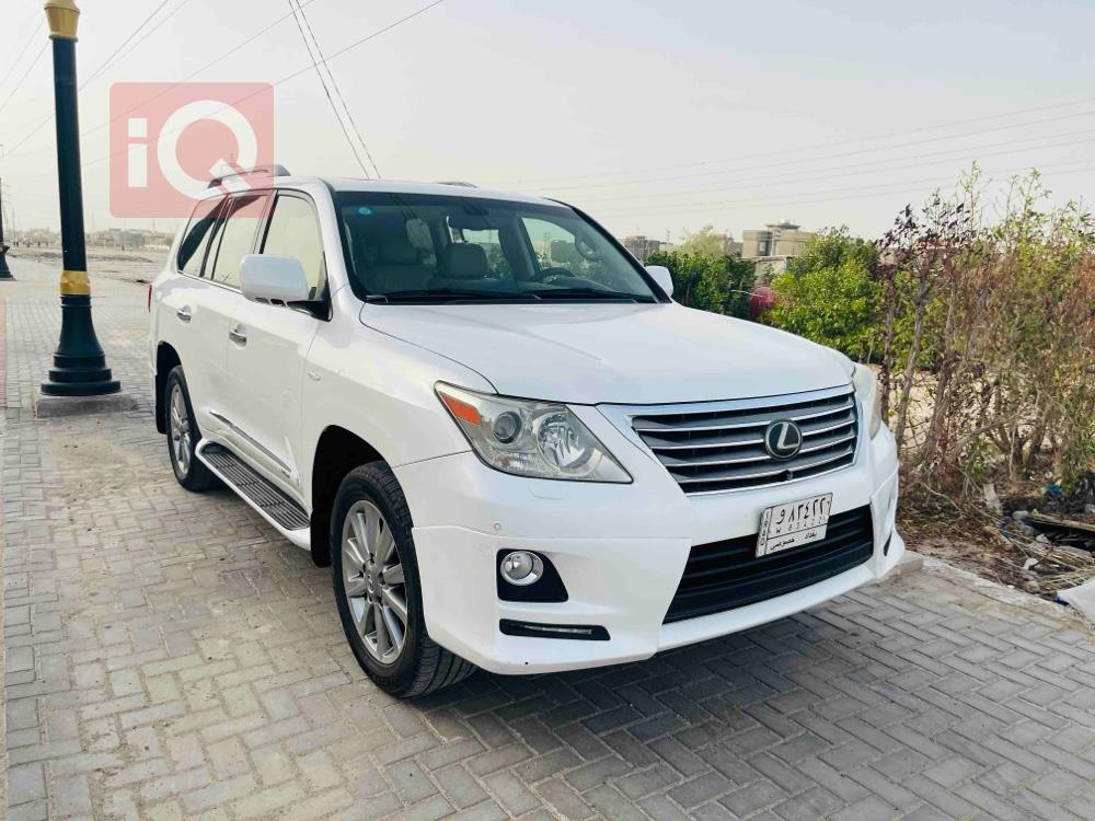 Lexus LX